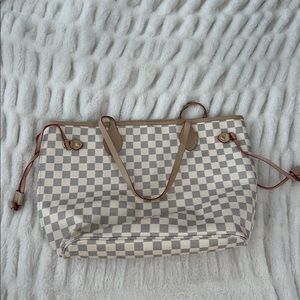 White checkered tote